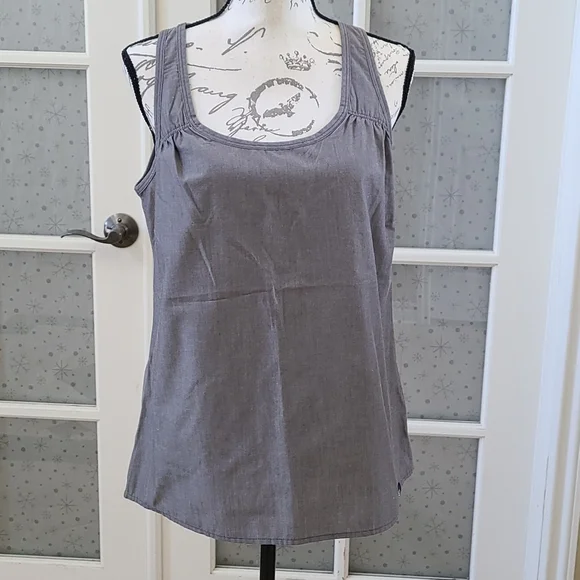 NWT Womens -The North Face tank top Size M - Picture 1 of 9